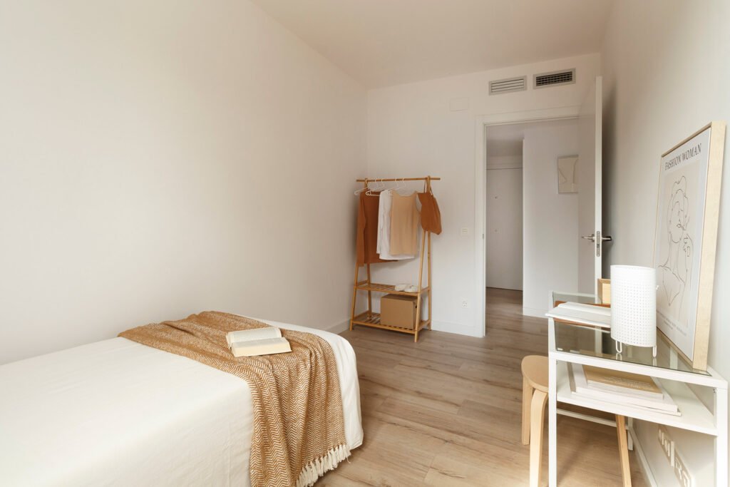 Ambiente exterior con home staging profesional - terraza con zona de estar proyecto Imspira